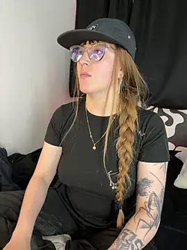 Snapshot of tekila__ chatting on 17, 10, 2025 tekila online show from 17, 10, 2025