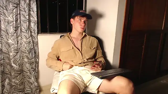 Snapshot of harry_greg21 chatting on 12, 9, 2025 harry greg21 online show from 12, 9, 2025