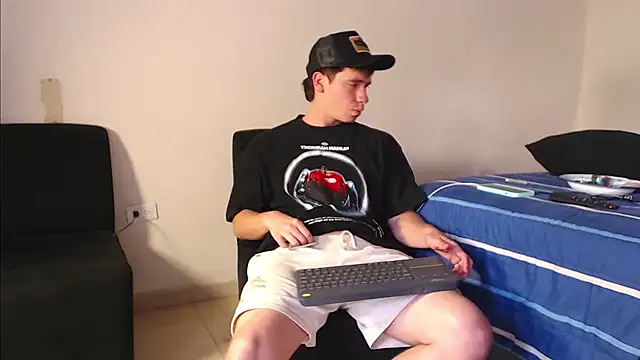 Snapshot of harry_greg21 chatting on 17, 10, 2025 harry greg21 online show from 17, 10, 2025