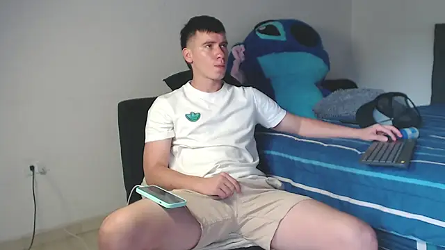 Snapshot of harry_greg21 chatting on 3, 11, 2025 harry greg21 online show from 3, 11, 2025