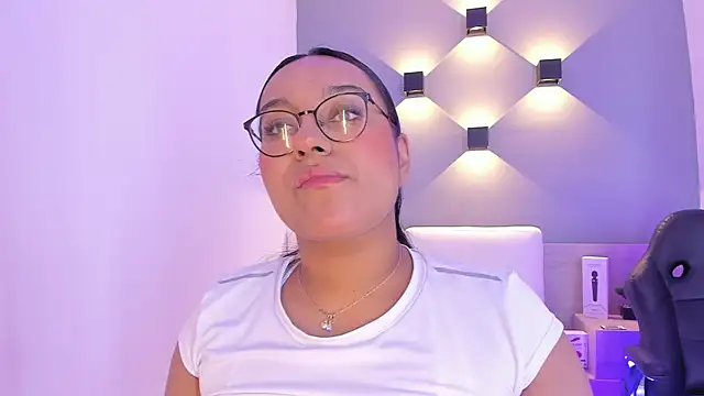 Snapshot of ellamontoya chatting on 14, 12, 2024 ellamontoya online show from 14, 12, 2024