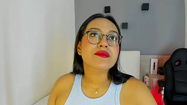 Snapshot of ellamontoya chatting on 4, 1, 2025 ellamontoya online show from 4, 1, 2025