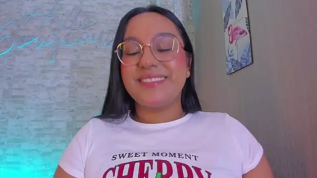 Snapshot of ellamontoya chatting on 17, 2, 2025 ellamontoya online show from 17, 2, 2025