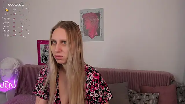Snapshot of miissblonde chatting on 2, 2, 2025 miissblonde online show from 2, 2, 2025