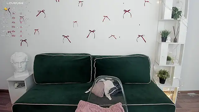 Snapshot of miissblonde chatting on 9, 2, 2025 miissblonde online show from 9, 2, 2025