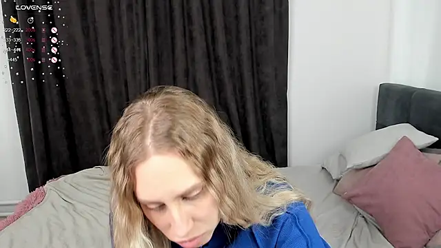 Snapshot of miissblonde chatting on 26, 2, 2025 miissblonde online show from 26, 2, 2025