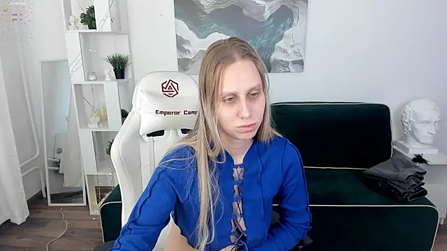 Snapshot of miissblonde chatting on 17, 3, 2025 miissblonde online show from 17, 3, 2025