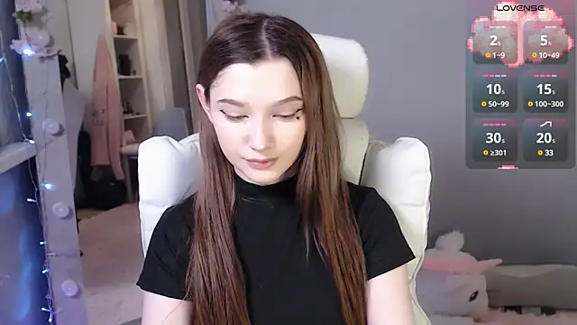 White kitty01 online show from 15, 1, 2025