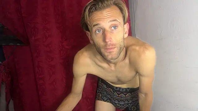 Snapshot of aquilesmade chatting on 8, 10, 2025 aquilesmade online show from 8, 10, 2025