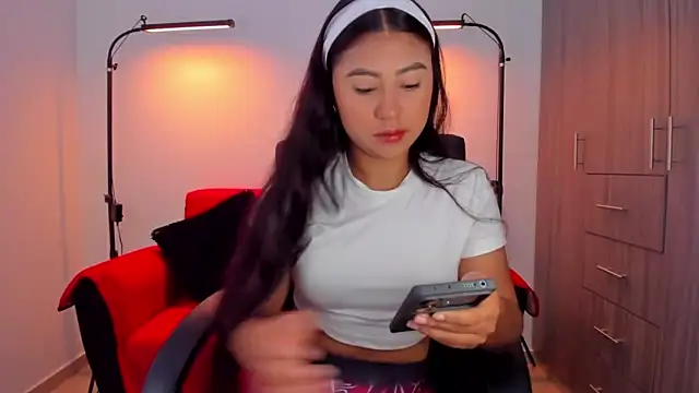 Snapshot of cloy_baby__ chatting on 2, 12, 2025 cloy baby online show from 2, 12, 2025