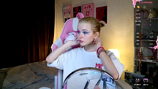 LexieLoree online show from 11, 12, 2024