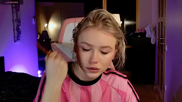 LexieLoree online show from 3, 3, 2025