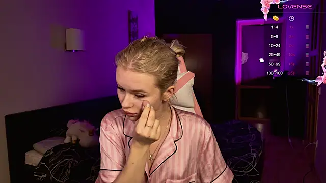 LexieLoree online show from 16, 3, 2025