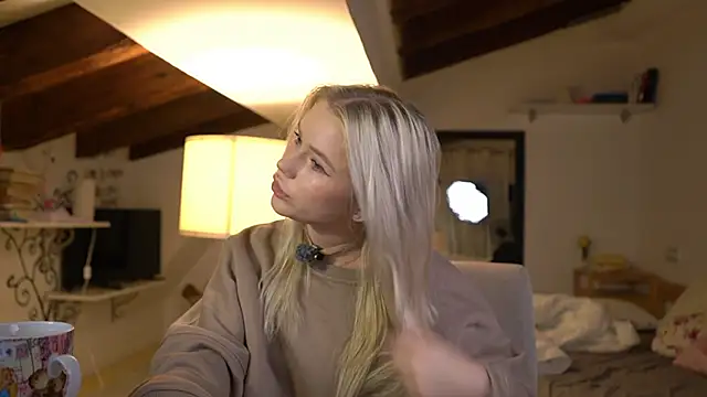 LexieLoree online show from 17, 11, 2025