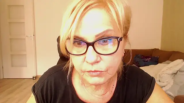 Snapshot of amberdoll4u chatting on 16, 3, 2025 amberdoll4u online show from 16, 3, 2025