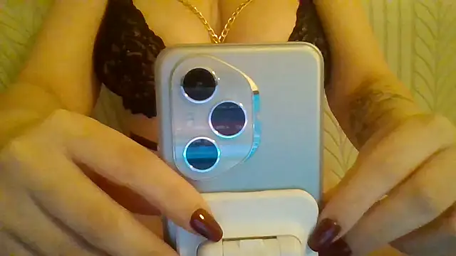 Twerkqueenn online show from 23, 11, 2025