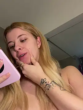 Mia-Minou online show from 6, 2, 2025