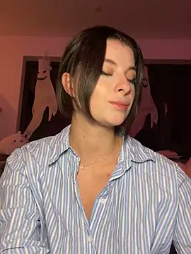 Mia-Minou online show from 16, 10, 2025