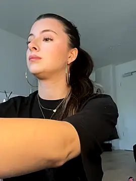 Mia-Minou online show from 26, 11, 2025