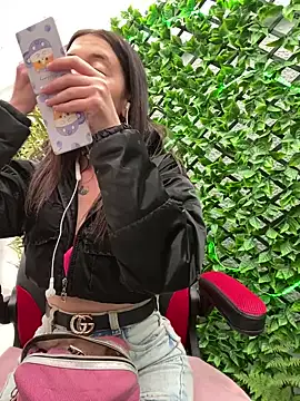 Isabella 21x online show from 21, 12, 2024