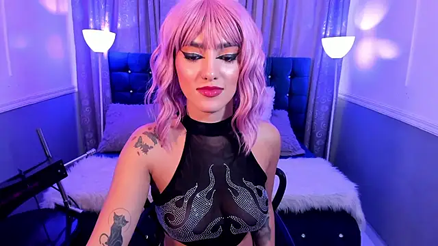 Snapshot of hallsredd chatting on 2, 1, 2025 hallsredd online show from 2, 1, 2025