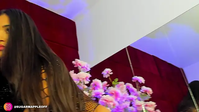 Snapshot of Alexxa chatting on 2, 10, 2025 Alexxa online show from 2, 10, 2025