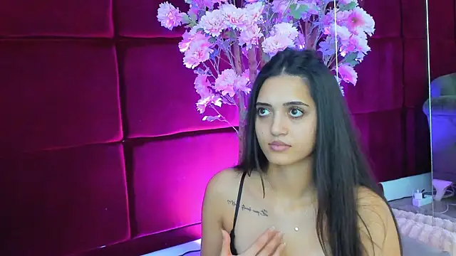 Snapshot of Alexxa chatting on 17, 10, 2025 Alexxa online show from 17, 10, 2025