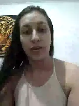 Snapshot of dulccemaria24 chatting on 8, 5, 2026 dulccemaria24 online show from 8, 5, 2026