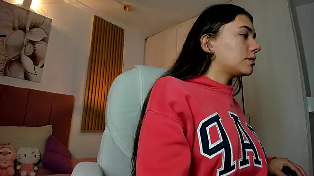 mia nevaeh online show from 3, 1, 2025