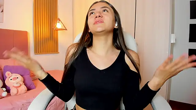 mia nevaeh online show from 6, 2, 2025