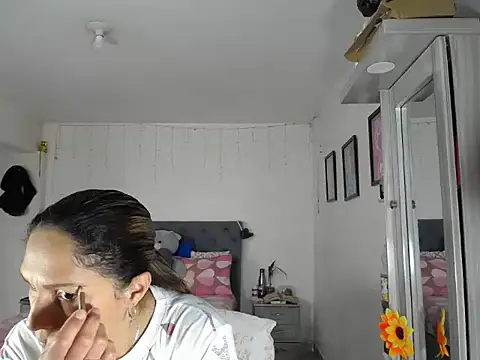 Corina hot online show from 22, 9, 2025