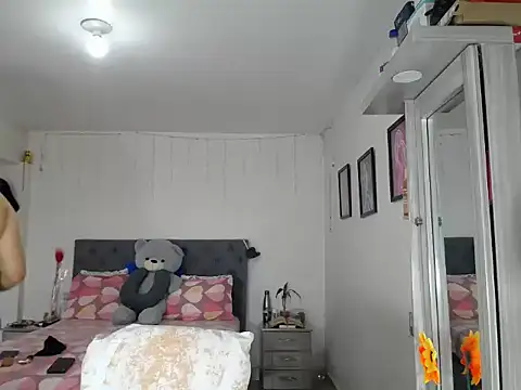 Corina hot online show from 23, 9, 2025