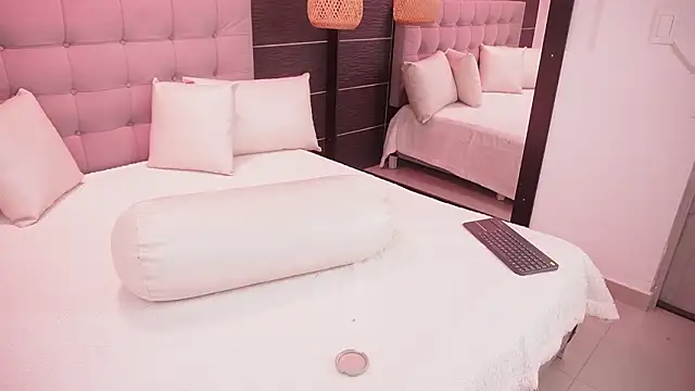 Snapshot of Bella_TS_ chatting on 26, 2, 2026 Bella TS online show from 26, 2, 2026