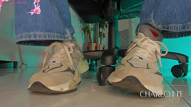 charlotte  grey online show from 4, 12, 2025