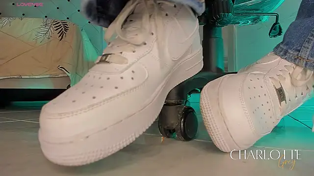 charlotte  grey online show from 5, 1, 2026