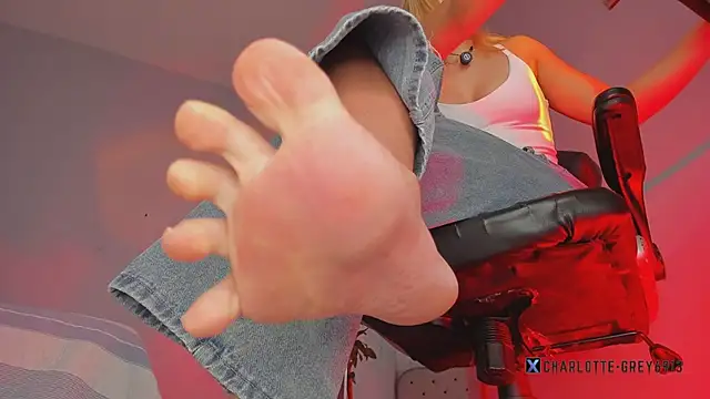 Snapshot of charlotte__grey chatting on 9, 3, 2026 charlotte grey online show from 9, 3, 2026