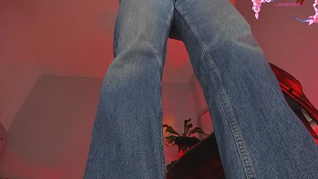 Snapshot of charlotte__grey chatting on 26, 3, 2026 charlotte grey online show from 26, 3, 2026