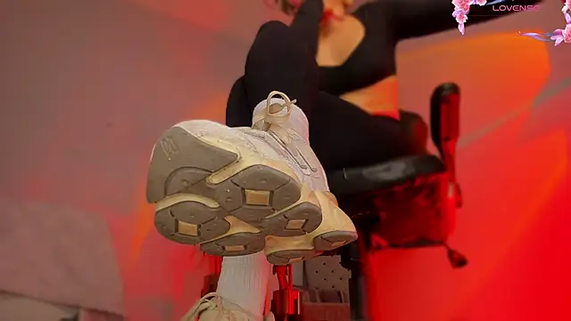 Snapshot of charlotte__grey chatting on 27, 3, 2026 charlotte grey online show from 27, 3, 2026