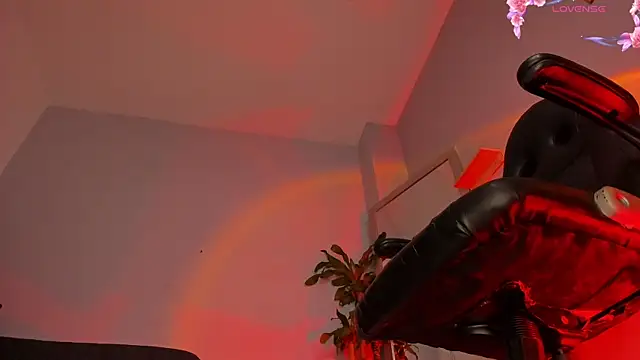 Snapshot of charlotte__grey chatting on 2, 4, 2026 charlotte grey online show from 2, 4, 2026