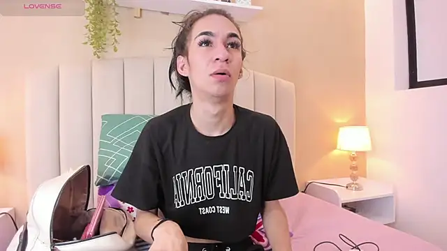 Mia thompson 19 online show from 14, 1, 2026