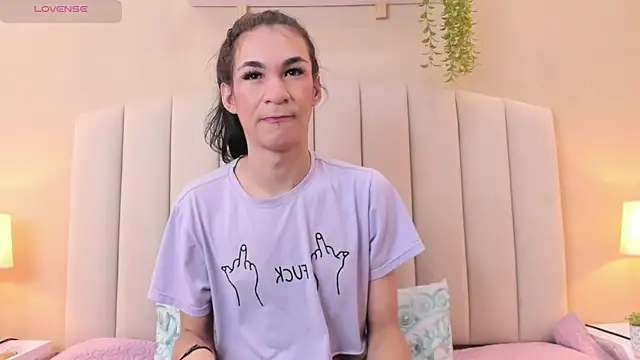 Mia thompson 19 online show from 15, 1, 2026