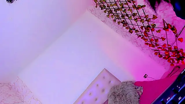 Snapshot of gilbanys_22 chatting on 21, 12, 2025 gilbanys 22 online show from 21, 12, 2025