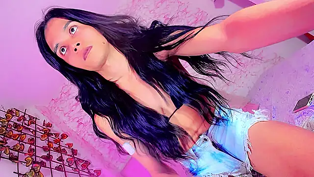 Snapshot of gilbanys_22 chatting on 9, 2, 2026 gilbanys 22 online show from 9, 2, 2026