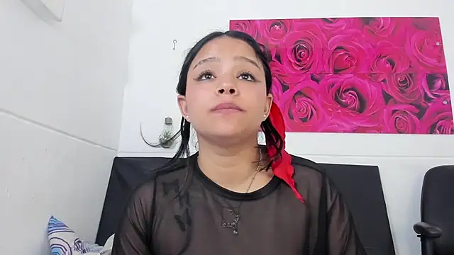 Snapshot of Tiffanny_Rose_ chatting on 12, 12, 2024 Tiffanny Rose online show from 12, 12, 2024