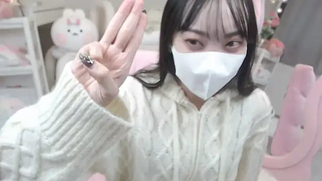 momo room online show from 4, 1, 2025