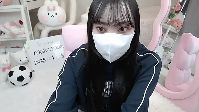 momo room online show from 5, 1, 2025