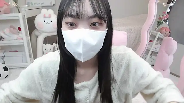 momo room online show from 18, 1, 2025