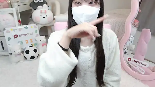 momo room online show from 2, 2, 2025