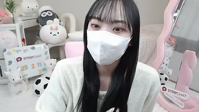 momo room online show from 11, 2, 2025
