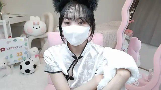 momo room online show from 22, 2, 2025